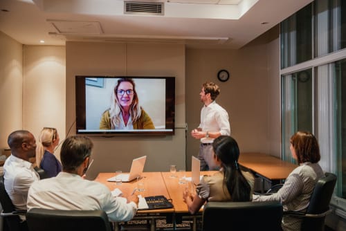 Employees learning about how to create better internal employee communications